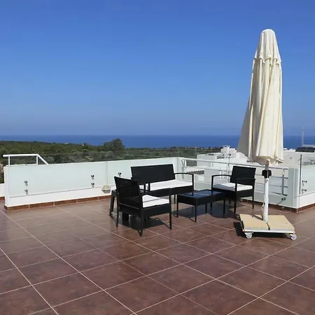 Sea View 2 Bedroom Penthouse アパート *