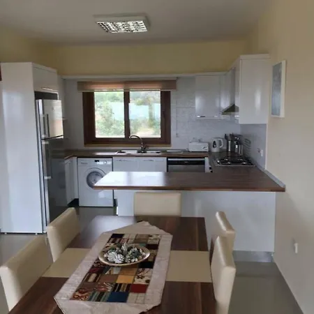 Sea View 2 Bedroom Penthouse *